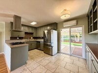 Building Photo - 3 Bedroom 1 bath single story home with solar!