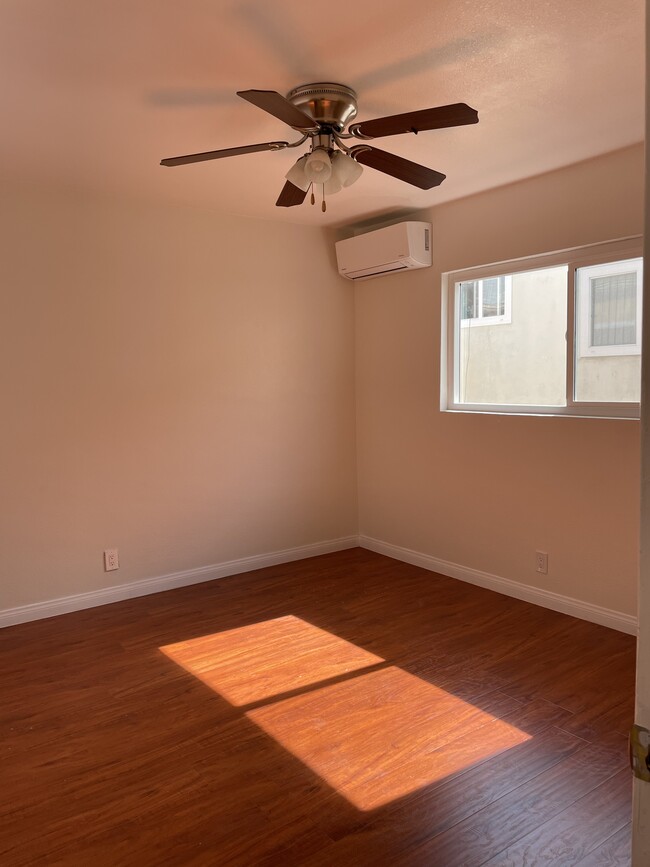 bedroom - 1056 Elm Ave