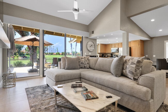 Building Photo - 363 San Remo St