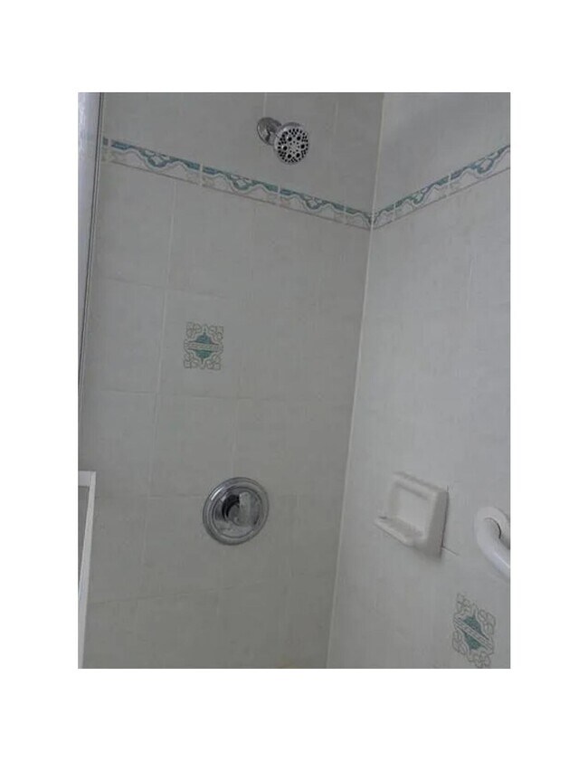 Building Photo - 3560 Pine Needle Dr