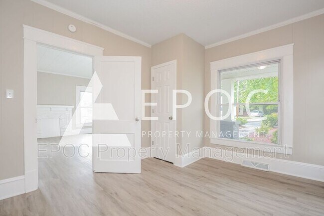 Building Photo - 1100 Elwell Ave