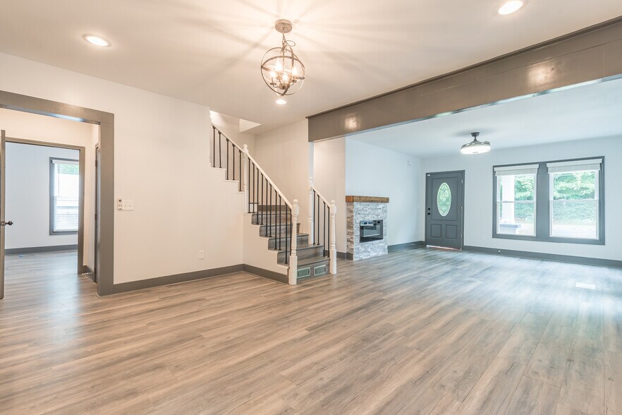 Dining and living room - 1393 Westview Dr SW