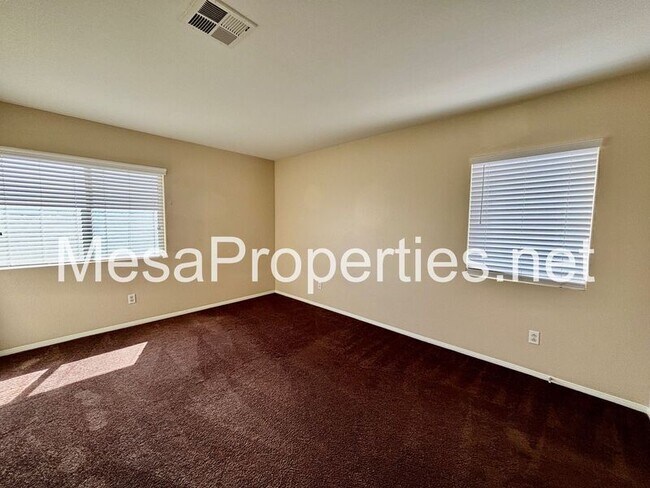 Building Photo - 13535 Silversand St