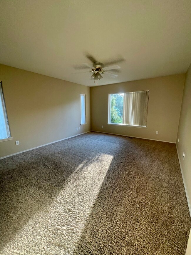 Building Photo - 9094 N Finucane Dr