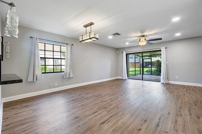 Building Photo - 10723 NW 10th St