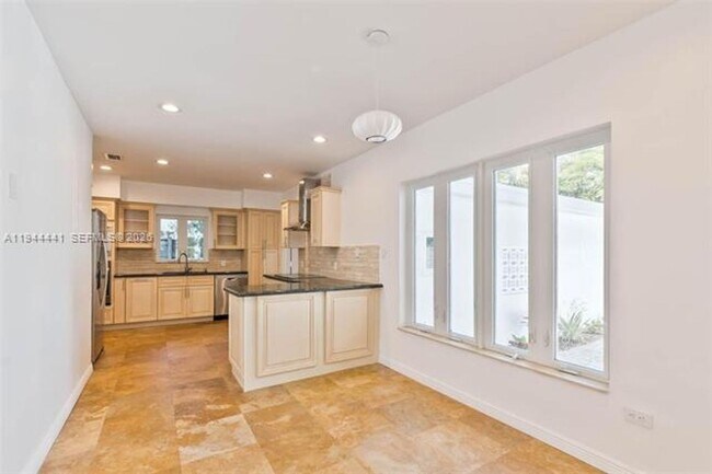 Building Photo - 680 NE 57th St