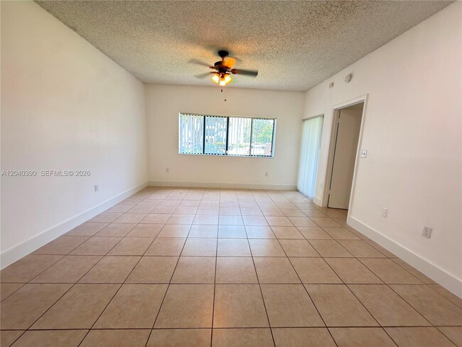 Building Photo - 2550 SW 18th Terrace