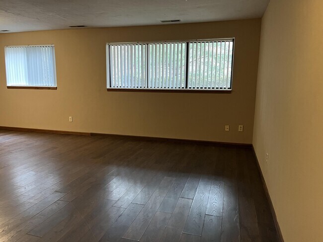 Building Photo - 122 Burke Ave