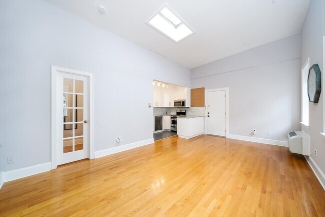 Building Photo - 309 1st St