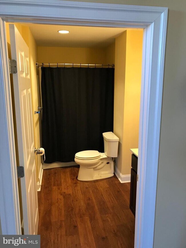 Building Photo - 2 W Loockerman St