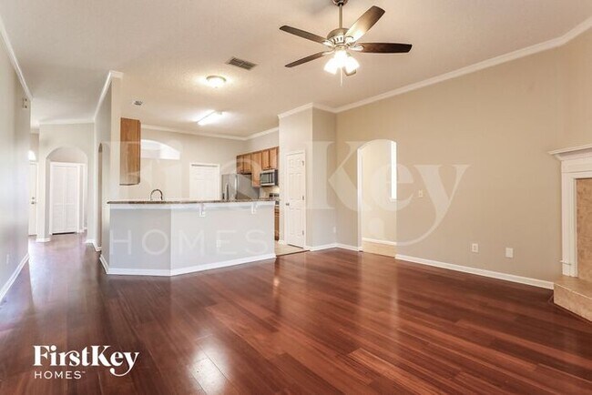 Building Photo - 3931 Lake Crest Terrace