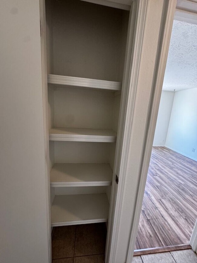 Building Photo - 12244 Menaul Blvd NE