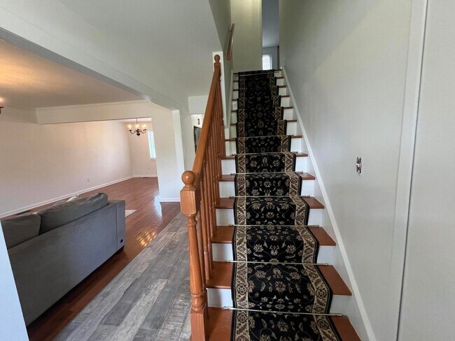 Building Photo - 4033 Ramblewood Dr