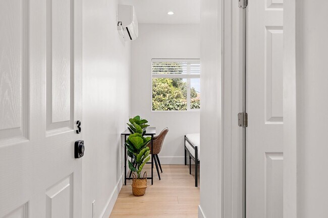 Building Photo - A 3 Bedroom apartment with ensuite bathrooms, common areas and a fully functional kitchen at 1736...