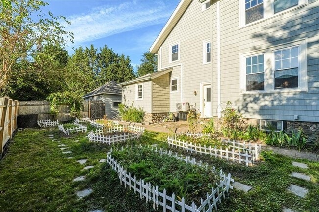 Building Photo - 36 Mt Hope Ave