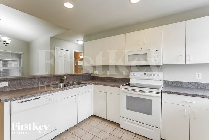 Building Photo - 6480 Maytree Cir
