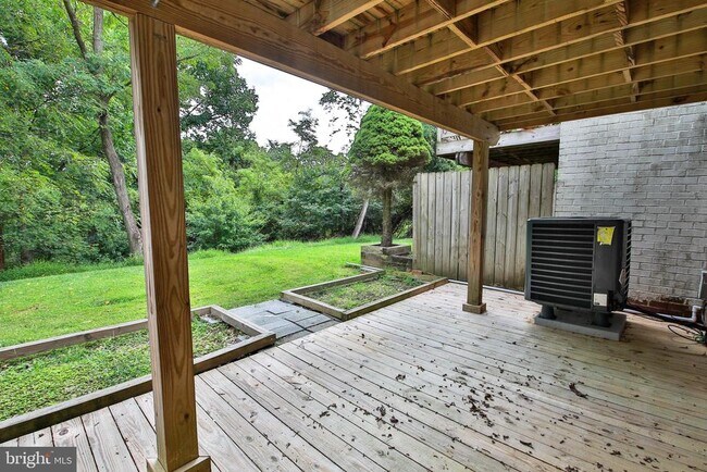 Building Photo - 8 Donagh Ct