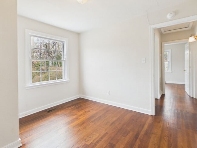 Building Photo - 2609 Harold Ave