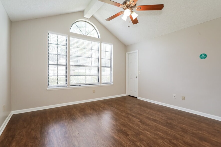 Building Photo - 2977 Tuscarora Tr