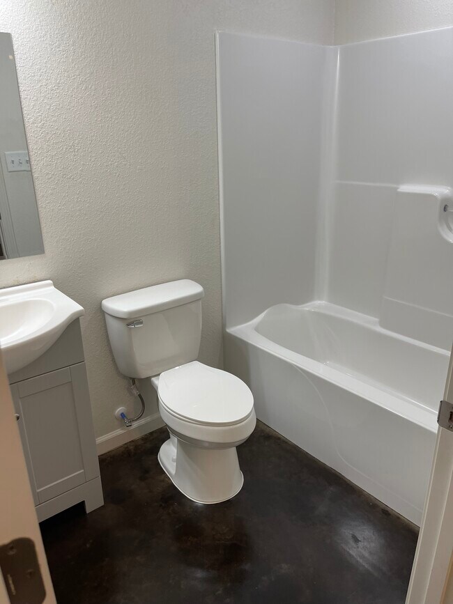 Building Photo - 5317 E Nettleton Ave