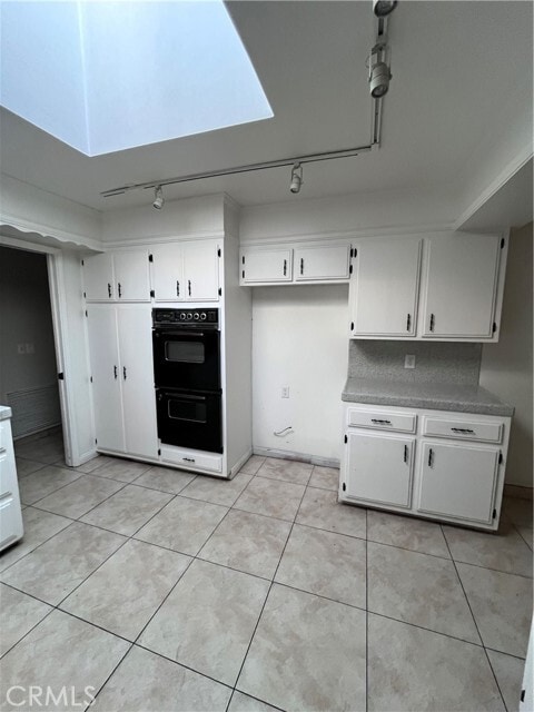 Building Photo - 43052 Charlton Ave