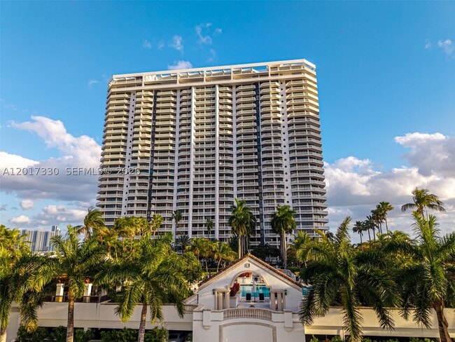 Building Photo - 2000 Island Blvd