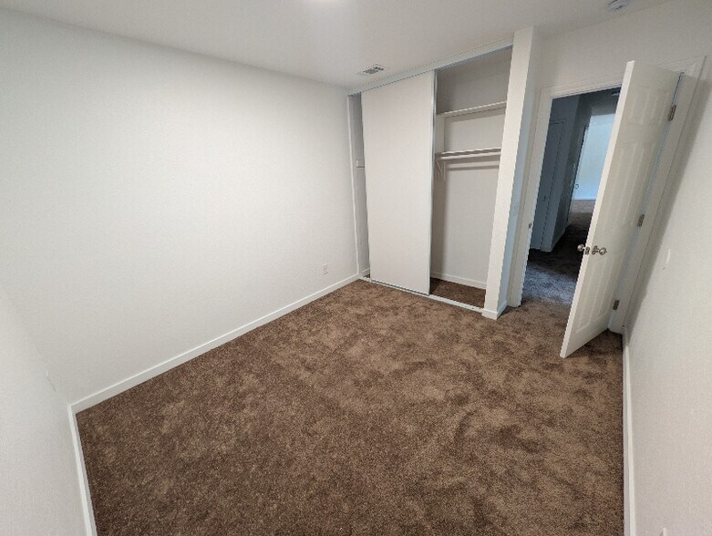 Building Photo - 13602 Cypress Ave
