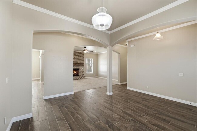 Building Photo - 3613 Regal Dr