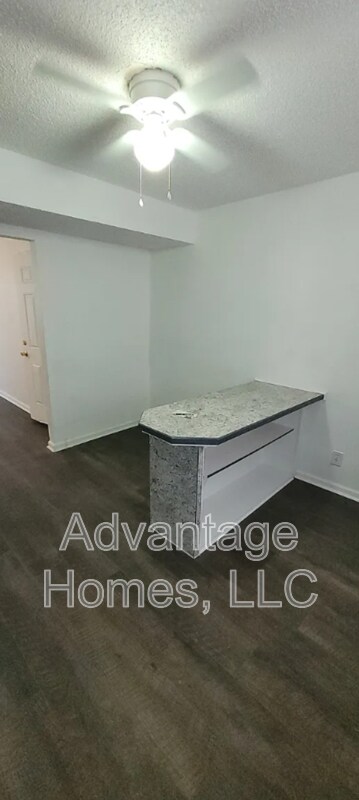 Building Photo - 720-726 N 70th St