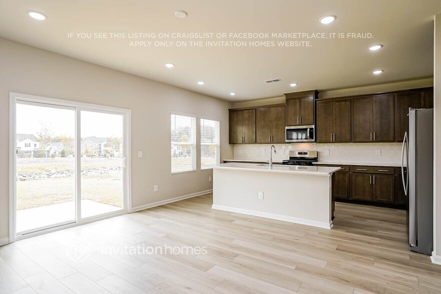Building Photo - 158 Thistle Patch Pl