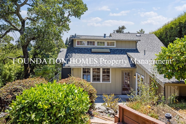 Building Photo - Stunning 4BD/2.5BA Boyle Park Home!  Solar...
