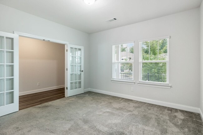 Building Photo - Clover Glen Rental