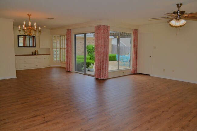 Building Photo - Charming 2 Bed, 2 Bath Home in Waco - Perf...