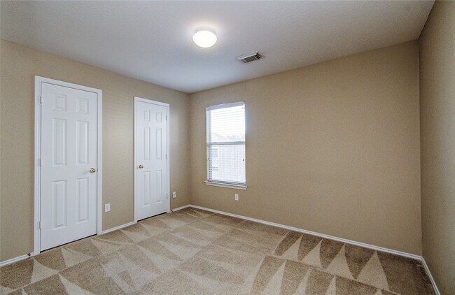 Building Photo - 610 Kiley Dr