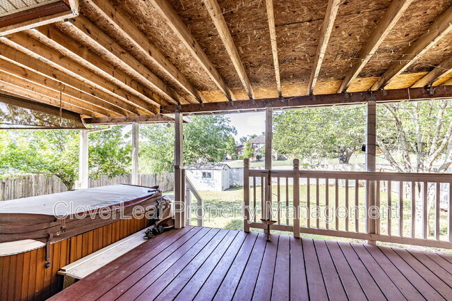 Building Photo - 818 Quitman Oak