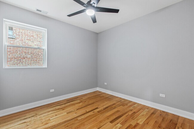 Building Photo - 5833 S Calumet Ave