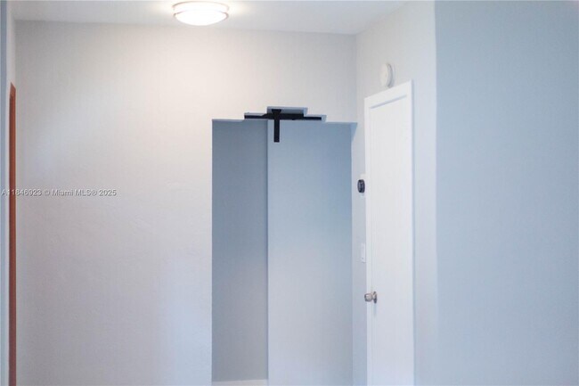 Building Photo - 624 Westward Dr