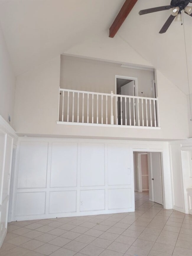 Building Photo - 14915 Oak Bluff Ct