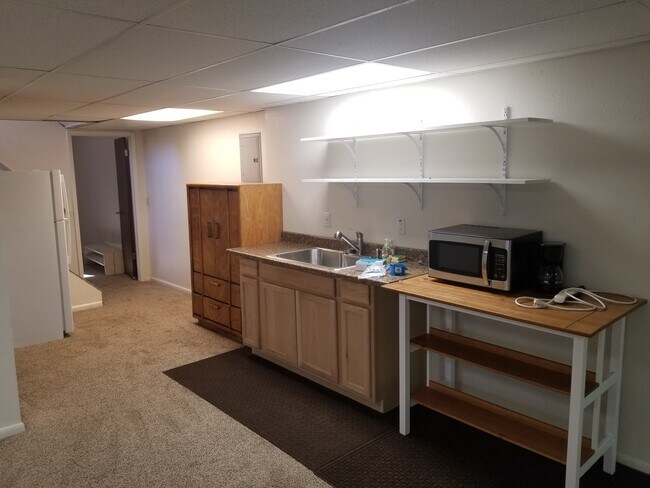 Kitchen - 2303 Iris St