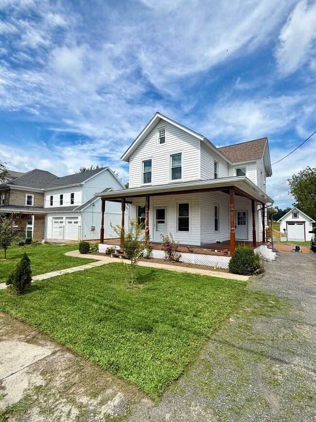 Building Photo - 37 N Kinzer Rd