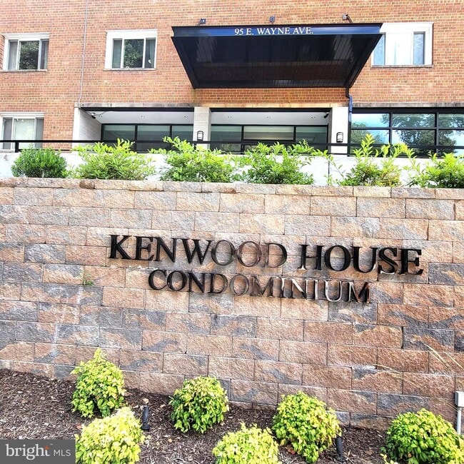 Building Photo - 95 E Wayne Ave