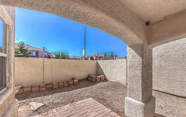 Building Photo - Beautiful Two-Story Home in a Convenient Location