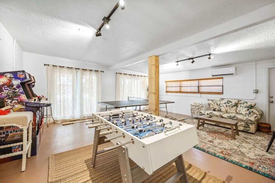 Building Photo - 936 Santa Cruz Rd