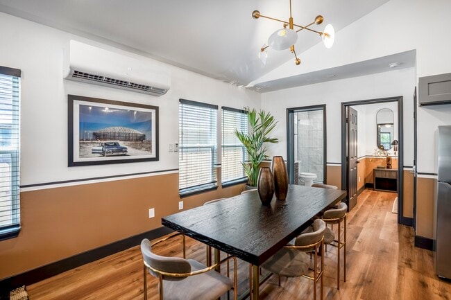 Building Photo - 5512 Texas St