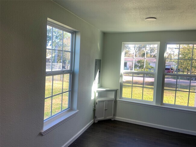 Building Photo - 8309 Autumn Ln