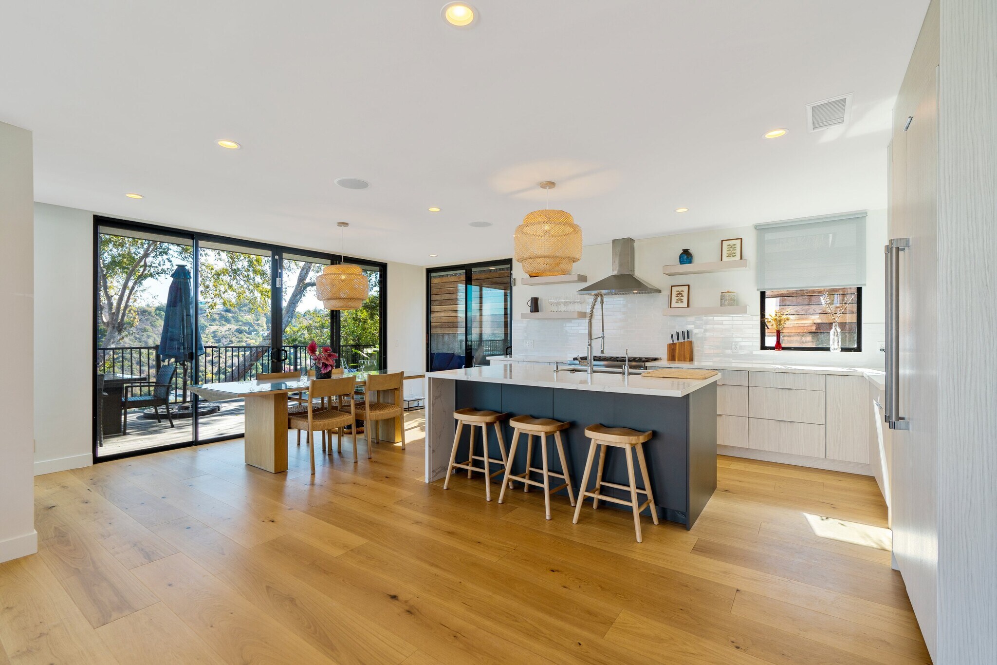 Building Photo - 3632 Beverly Ridge Dr