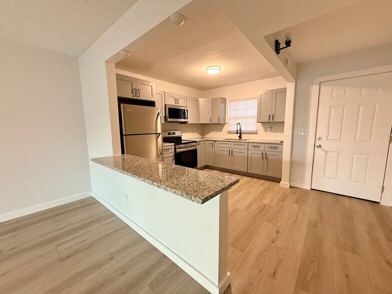 Building Photo - 14417 Americana Cir