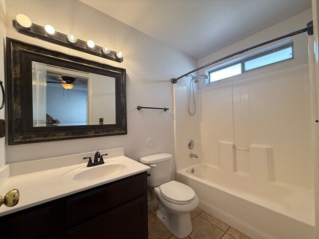 Building Photo - 14057 Tierra Delfin Dr