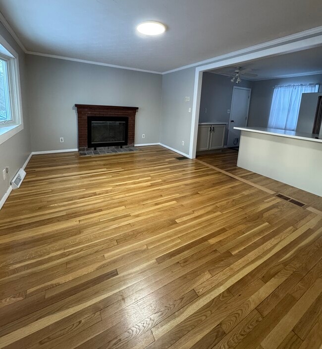 Building Photo - 20 Mariette Dr