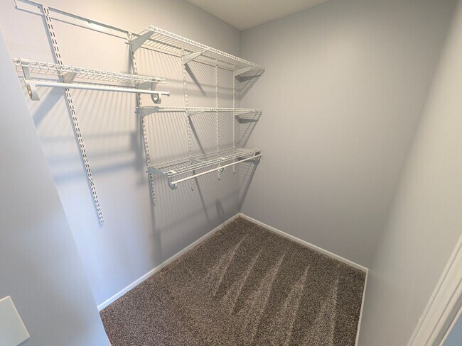Building Photo - 5011 Clearwater Dr